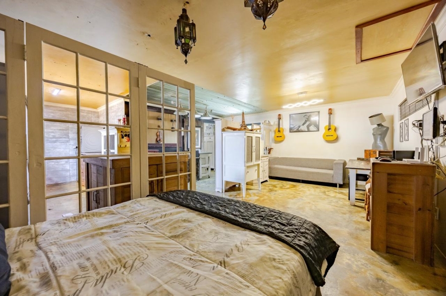 6 Bedroom Property for Sale in Flamingo Vlei Western Cape